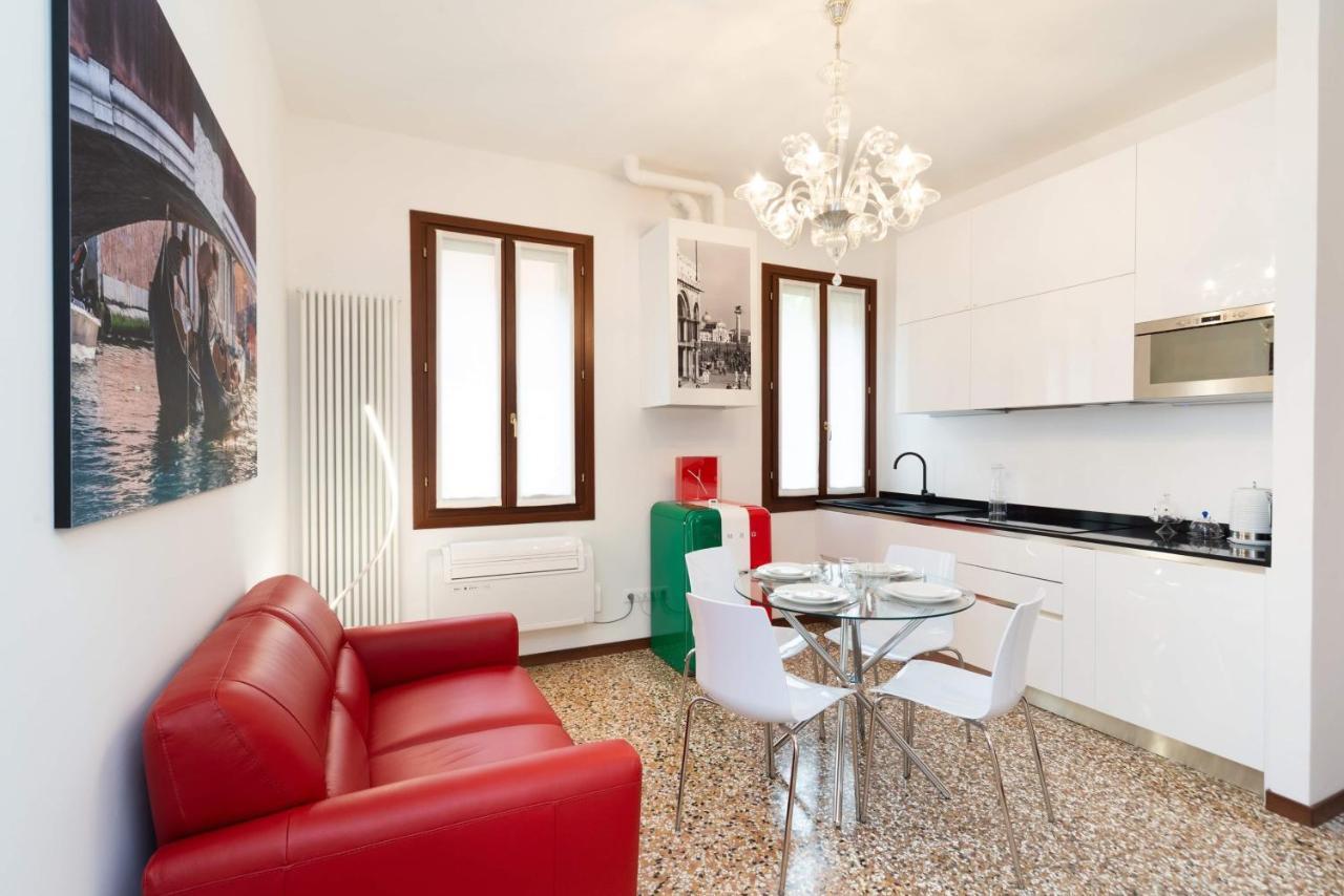 Just Urban Stays - Castello 5067 Boutique Apartment Veneza Exterior foto